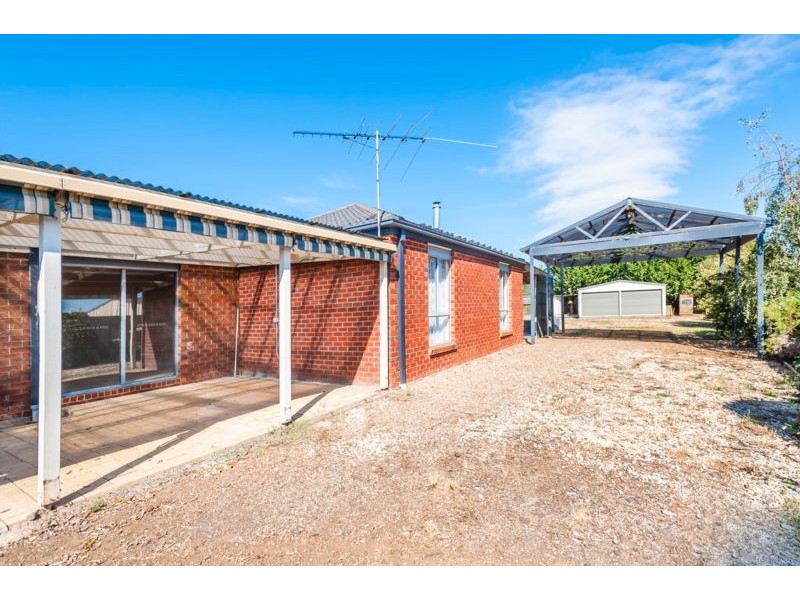 17 Francis Close, Romsey VIC 3434