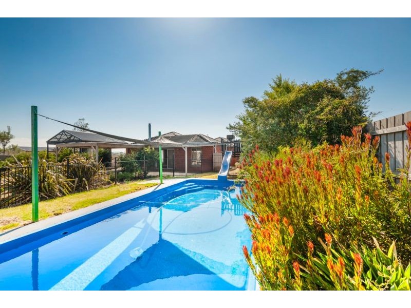 17 Francis Close, Romsey VIC 3434
