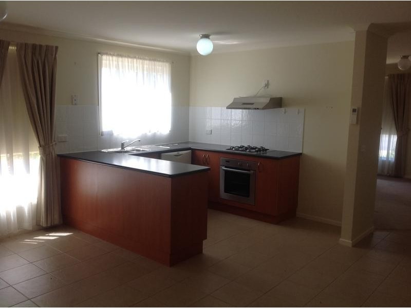 1/11 Ferguson Street, Kyneton VIC 3444