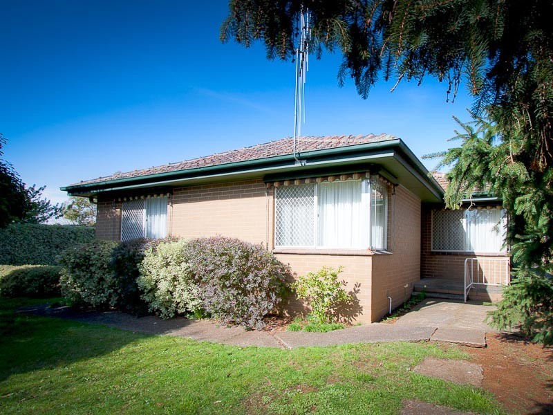 65 Burton Avenue, Kyneton VIC 3444