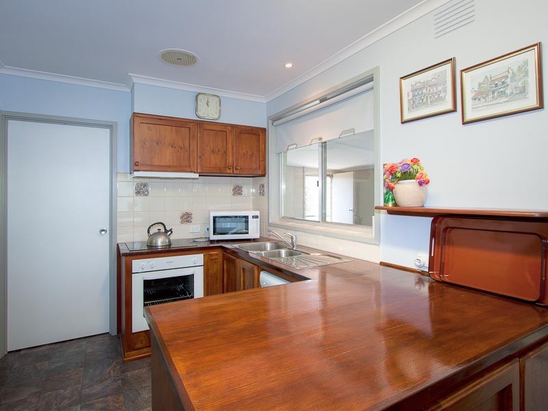 65 Burton Avenue, Kyneton VIC 3444