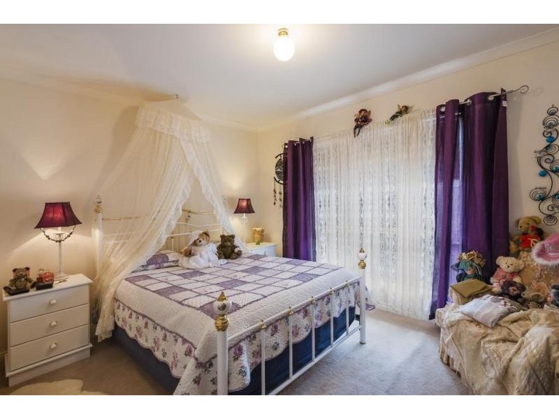 3/5 Stawell Street, Romsey VIC 3434