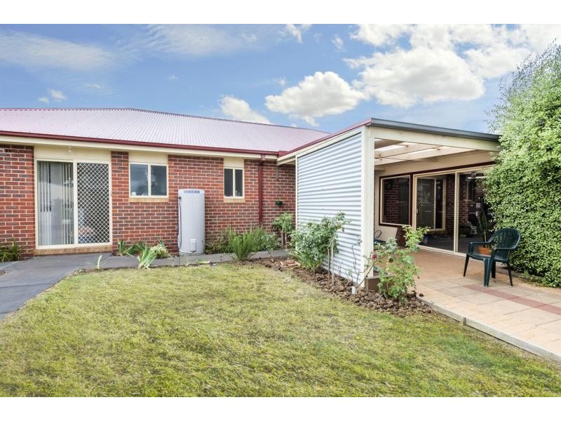 3/5 Stawell Street, Romsey VIC 3434
