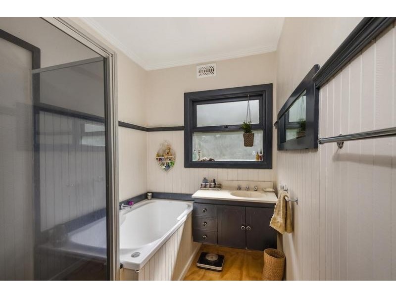 6 Bushmans Crescent, Drummond VIC 3461