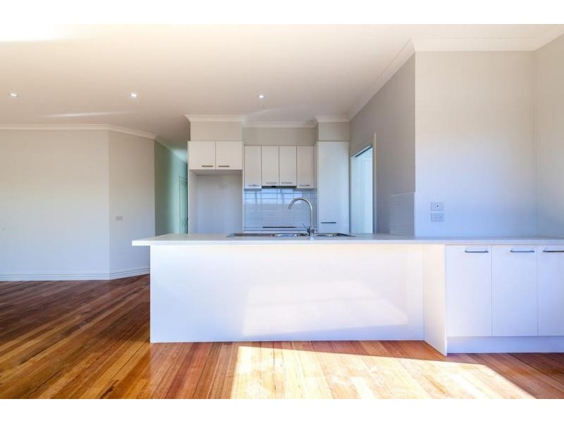 2/49 Murphy Street, Romsey VIC 3434