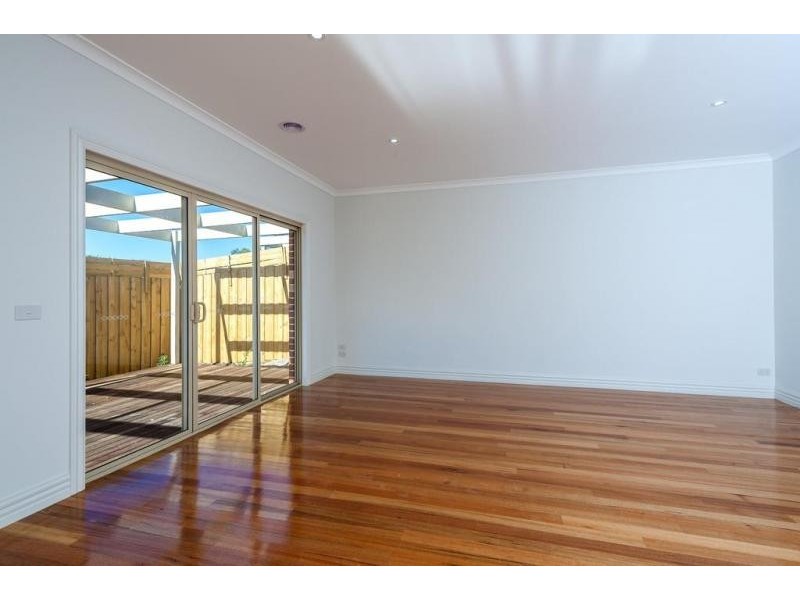 2/49 Murphy Street, Romsey VIC 3434