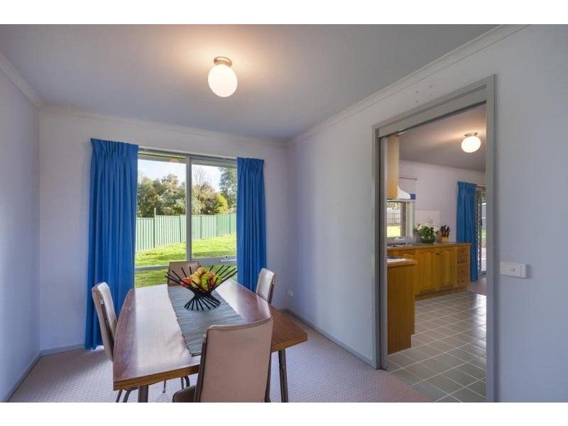 3 Harvest Close, Romsey VIC 3434
