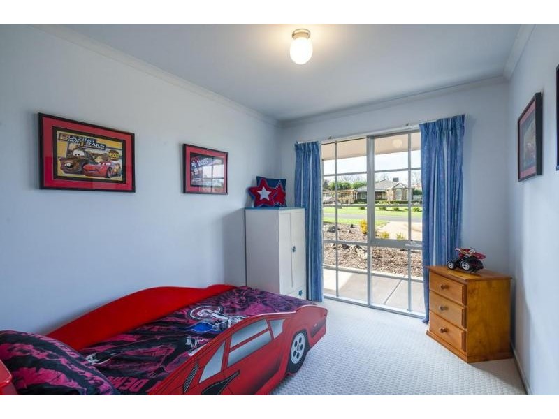 3 Harvest Close, Romsey VIC 3434
