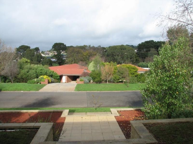 30 Robb Drive, Romsey VIC 3434