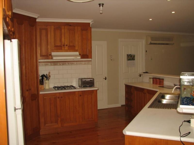 30 Robb Drive, Romsey VIC 3434