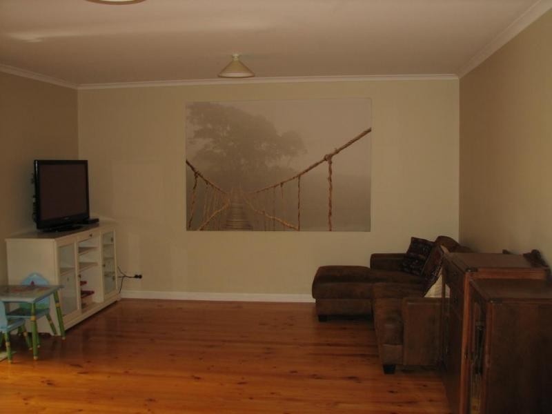 30 Robb Drive, Romsey VIC 3434