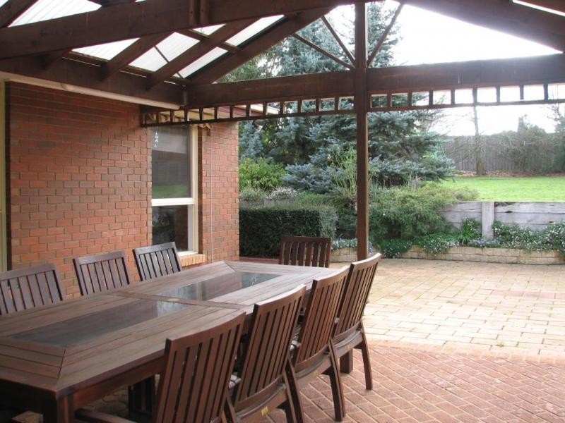 30 Robb Drive, Romsey VIC 3434