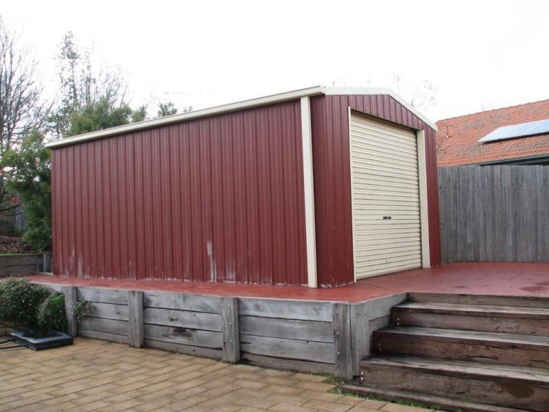 30 Robb Drive, Romsey VIC 3434