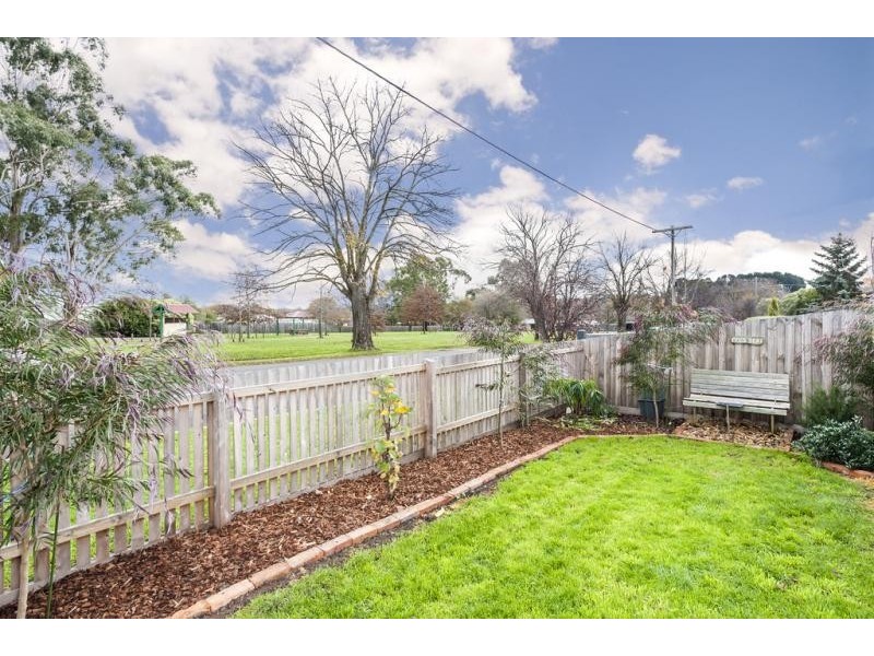 16 Mitchell Street, Kyneton VIC 3444