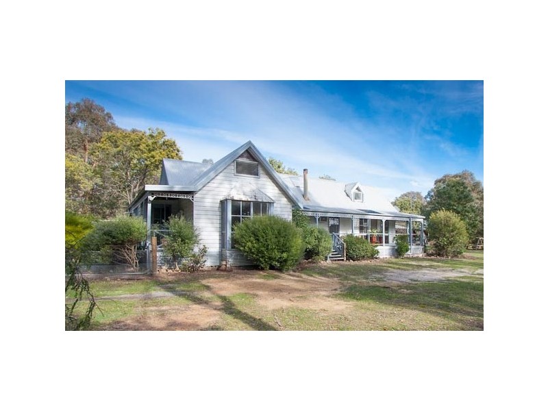 27 Deakin Court, Kyneton VIC 3444