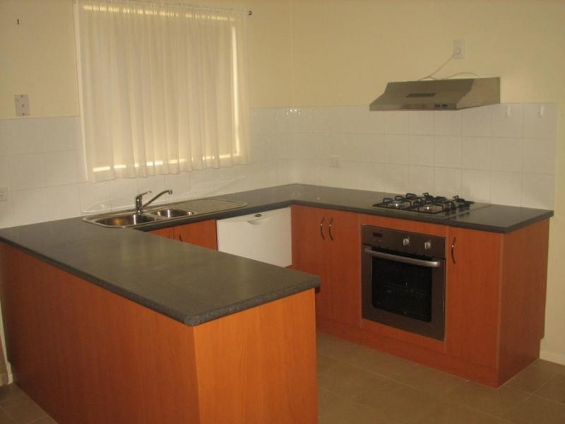 1/11 Ferguson Street, Kyneton VIC 3444