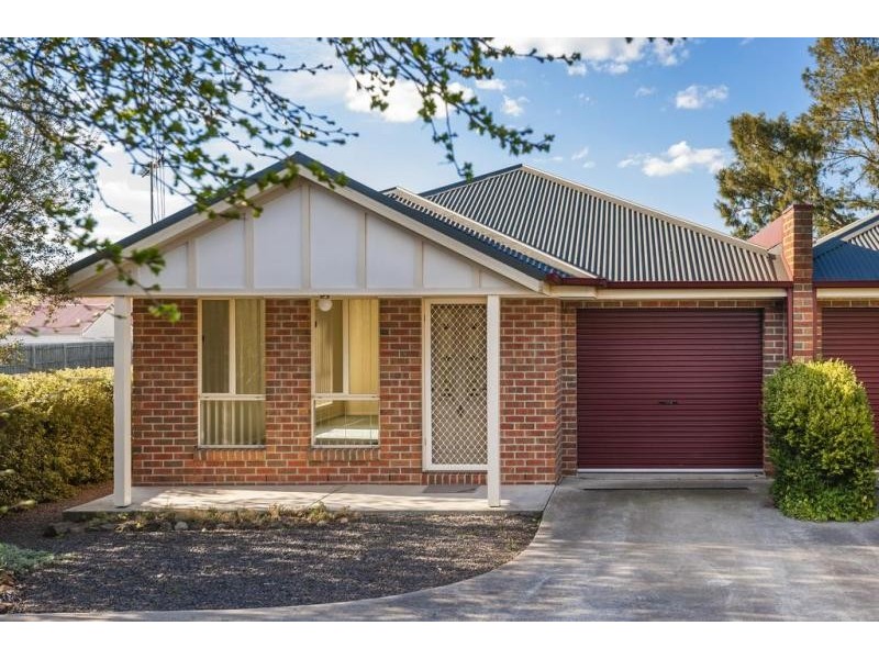 2/108 Piper Street, Kyneton VIC 3444