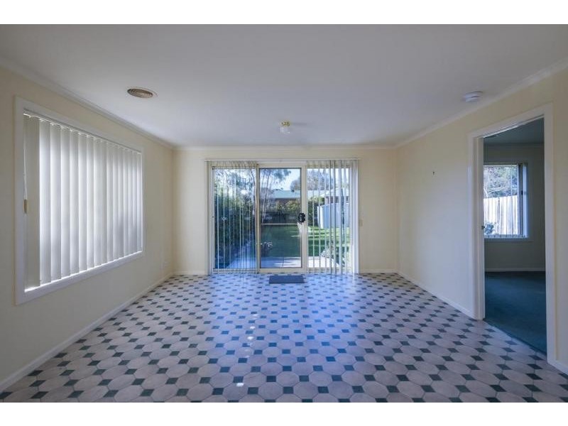 2/108 Piper Street, Kyneton VIC 3444