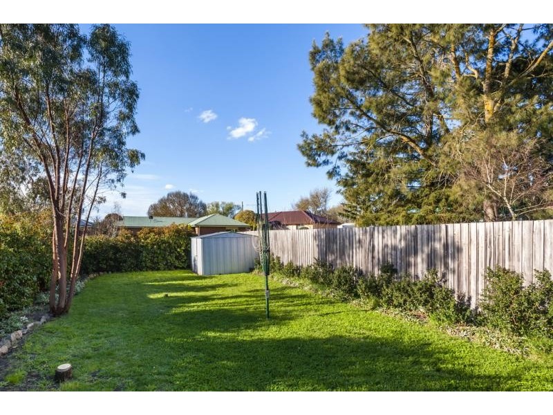 2/108 Piper Street, Kyneton VIC 3444