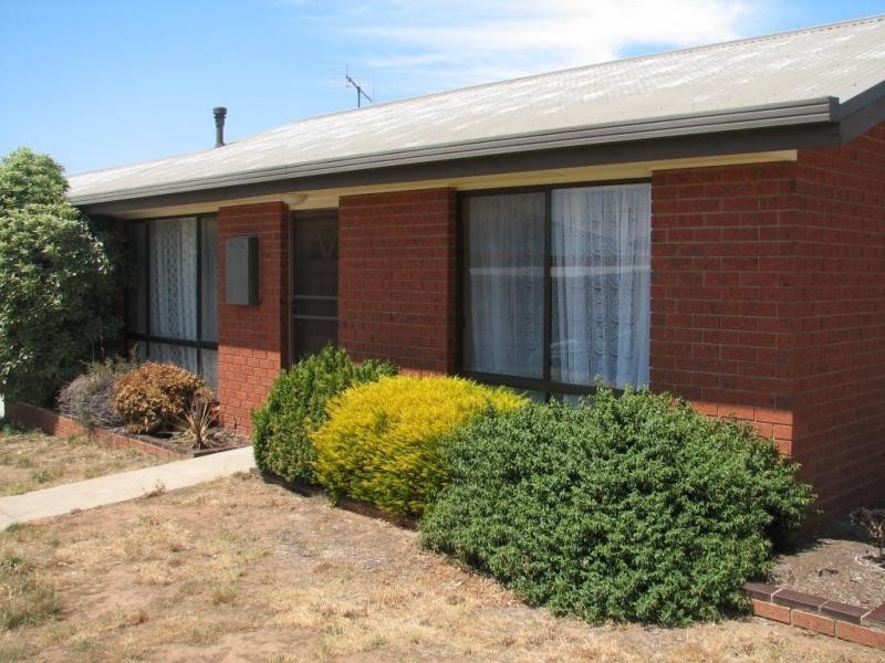 1/39 Caroline Chisholm Drive, Kyneton VIC 3444