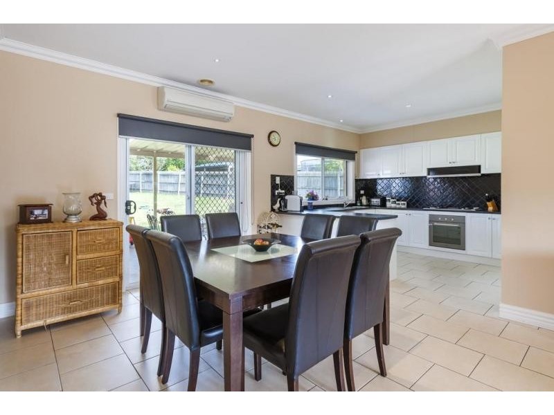 51 Robb Drive, Romsey VIC 3434
