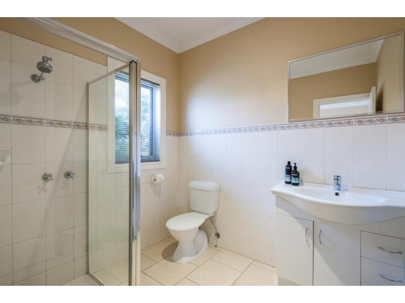 51 Robb Drive, Romsey VIC 3434