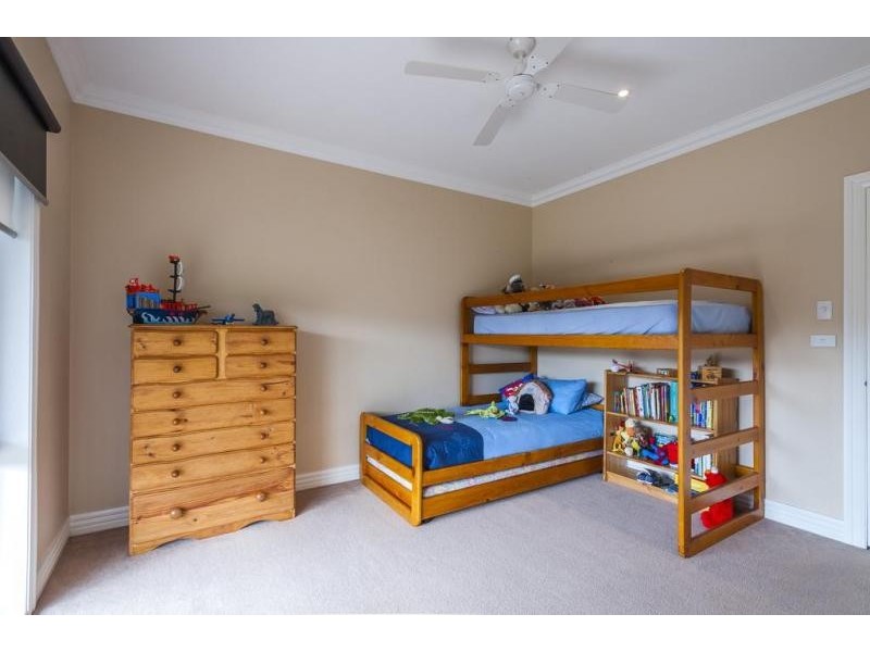 51 Robb Drive, Romsey VIC 3434