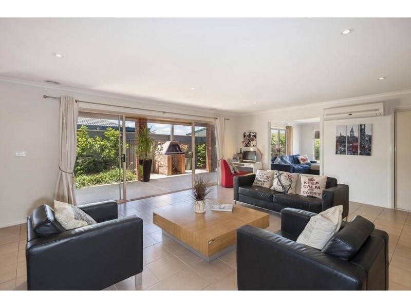 67 Caroline Chisholm Drive, Kyneton VIC 3444