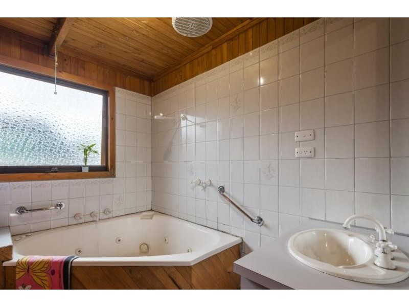 18 Windridge Way, Kyneton VIC 3444