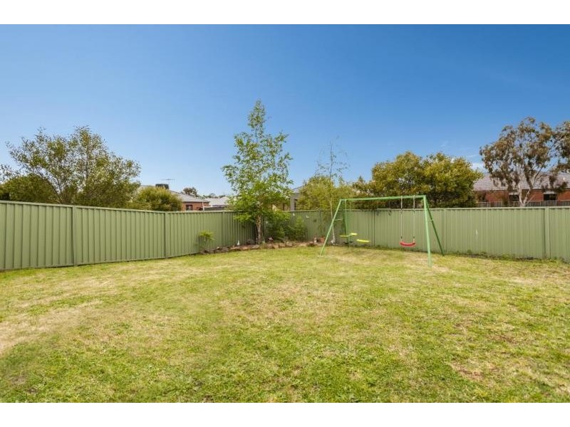 18 Windridge Way, Kyneton VIC 3444