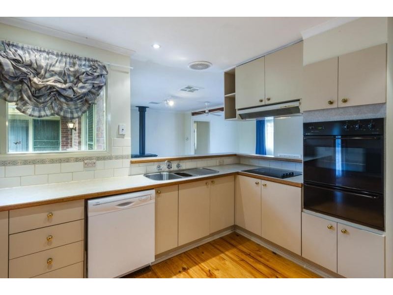 145 Barry Street, Romsey VIC 3434