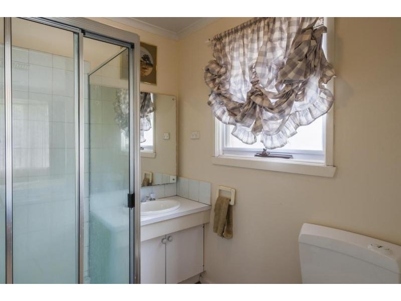 145 Barry Street, Romsey VIC 3434