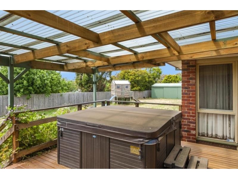 145 Barry Street, Romsey VIC 3434