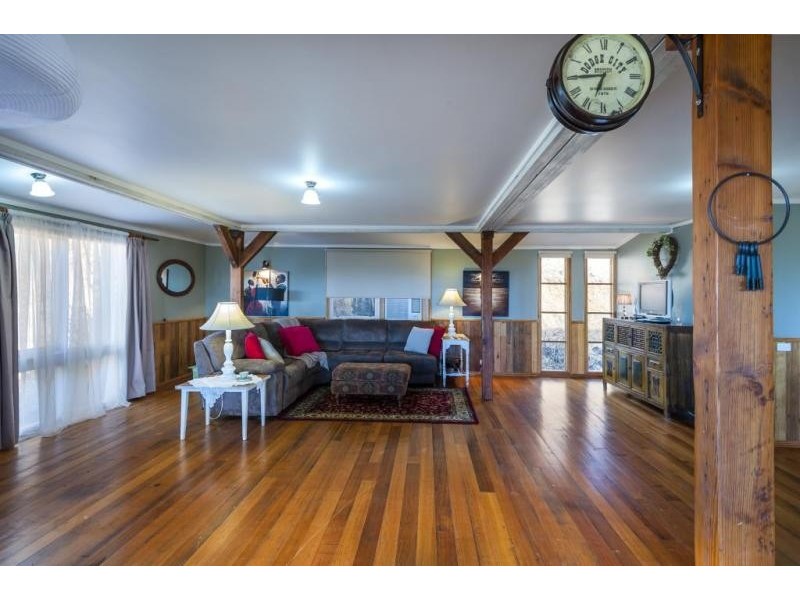 61 Valley Road, Mia Mia VIC 3444