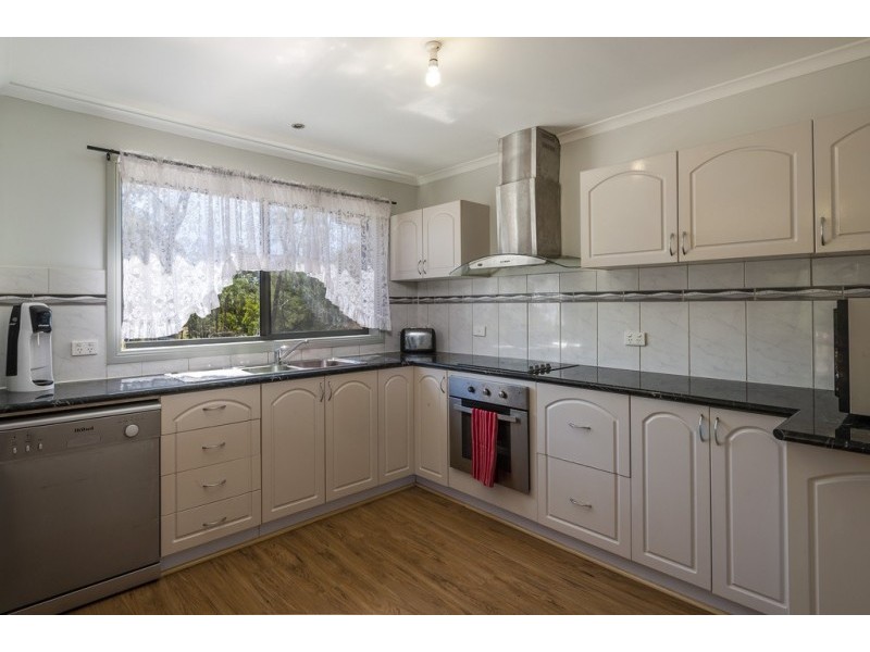 18 Leared Drive, Kyneton VIC 3444