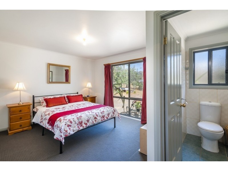 18 Leared Drive, Kyneton VIC 3444