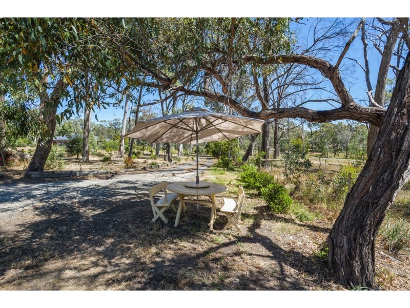 18 Leared Drive, Kyneton VIC 3444