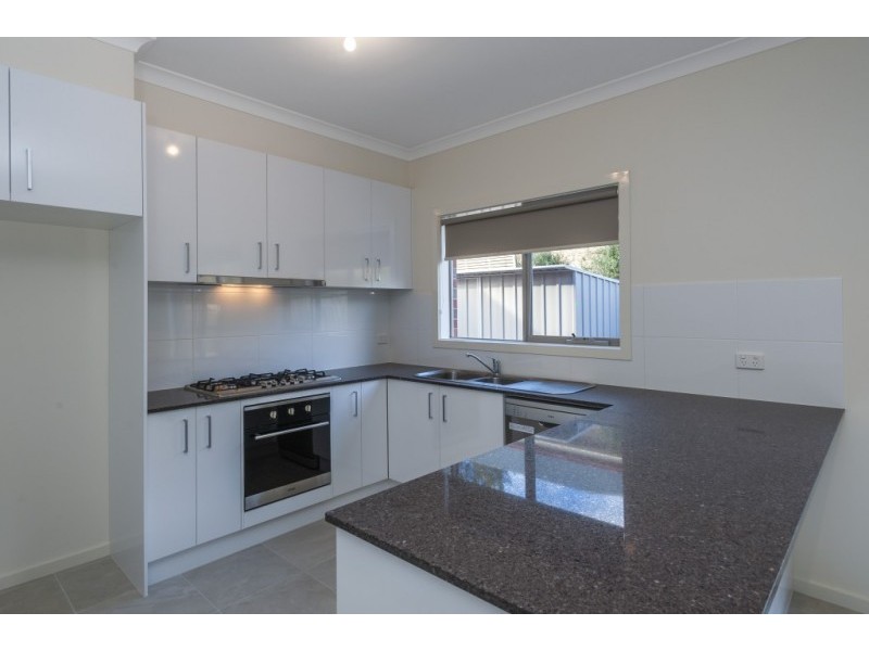 1/110 Piper Street, Kyneton VIC 3444