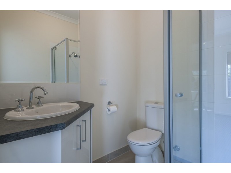 1/110 Piper Street, Kyneton VIC 3444