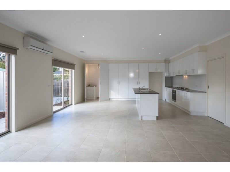 3/110 Piper Street, Kyneton VIC 3444