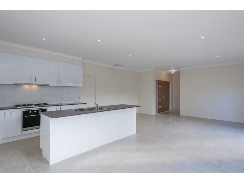 3/110 Piper Street, Kyneton VIC 3444