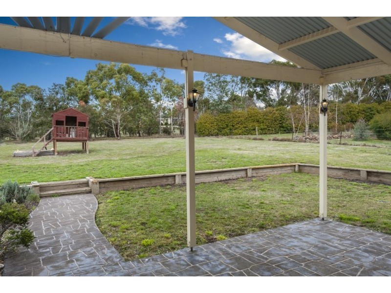 33 Burton Avenue, Kyneton VIC 3444