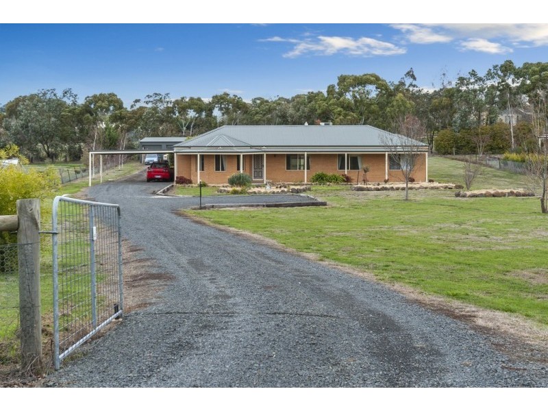 33 Burton Avenue, Kyneton VIC 3444