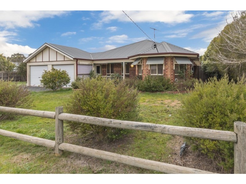 12 Rose Boulevard, Lancefield VIC 3435