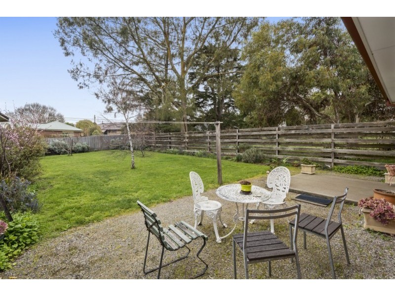 1/108 Piper Street, Kyneton VIC 3444