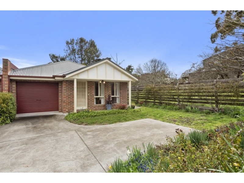1/108 Piper Street, Kyneton VIC 3444