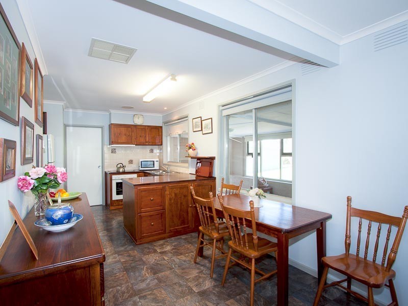 65 Burton Avenue, Kyneton VIC 3444