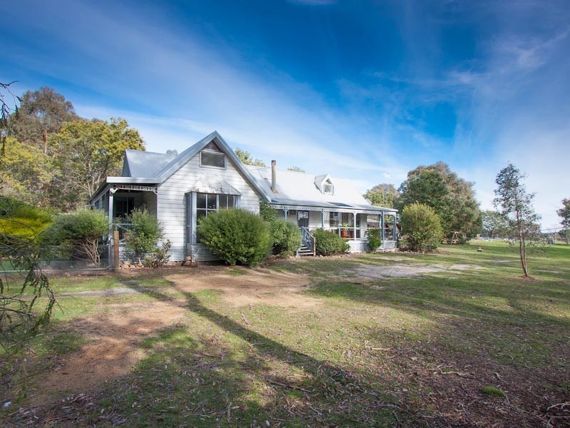 27 Deakin Court, Kyneton VIC 3444