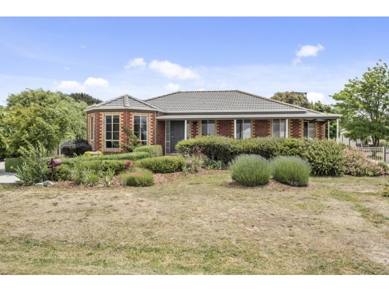9 Gwen Close, Lancefield VIC 3435