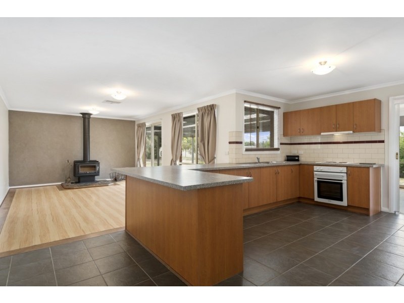 9 Gwen Close, Lancefield VIC 3435